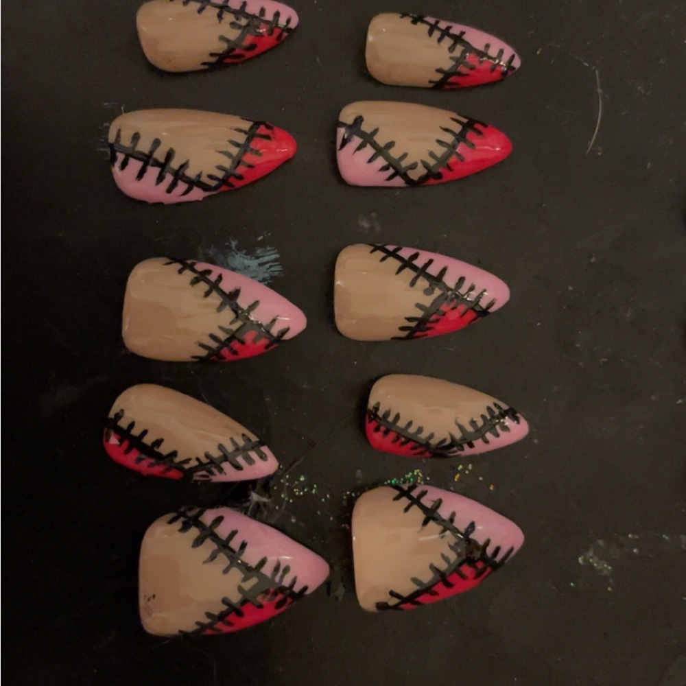 Stitched Nail Art Set in Pink